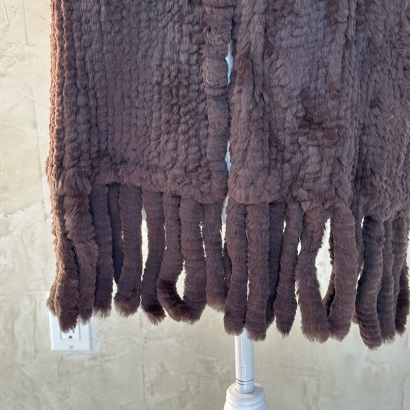NWT Woven Rabbit Fur Scarf with 2 sets of hooks, 45 x 15" - Picture 6 of 6